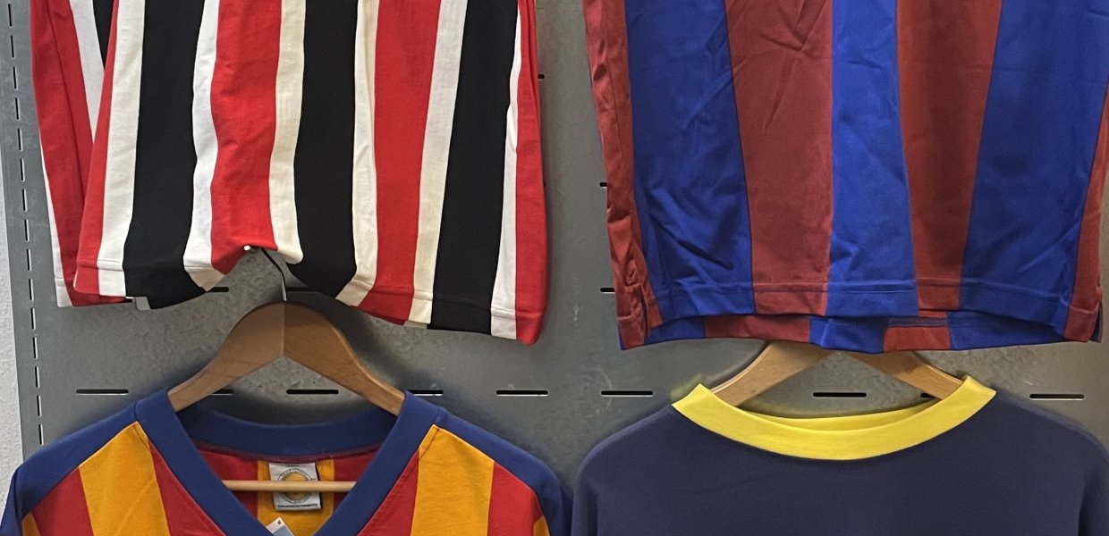 Klubtr&oslash;jer Se shoppens Retro Style udvalg 